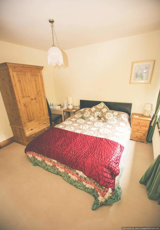 Weycroft Mill House Bed And Breakfast Axminster Habitación foto