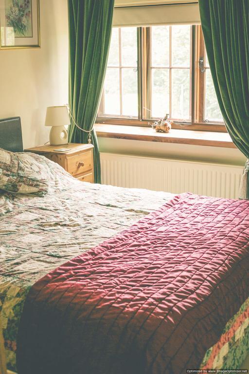 Weycroft Mill House Bed And Breakfast Axminster Habitación foto